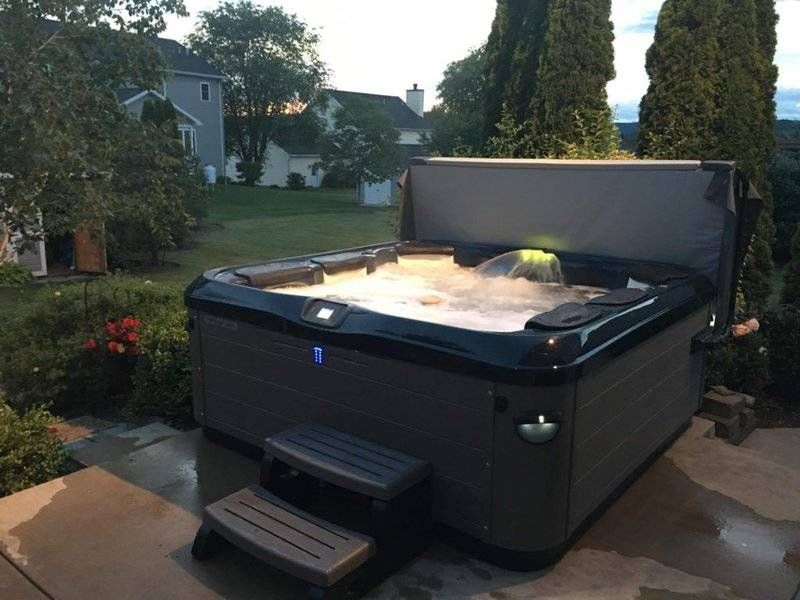 Bullfrog-Spas-Best-Hot-Tub-Brands